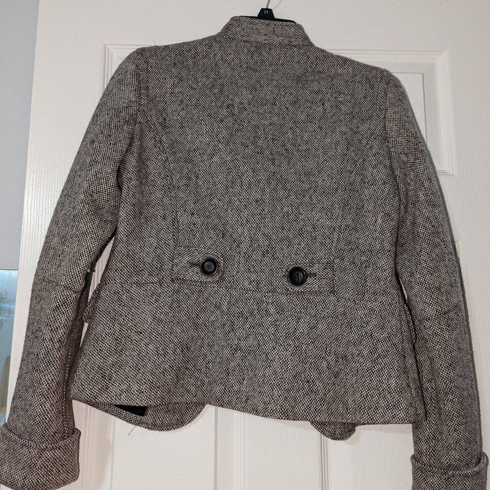 Trending button down jacket - Picture 2 of 3